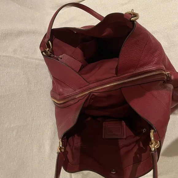 Coach purse - Picture 3 of 6